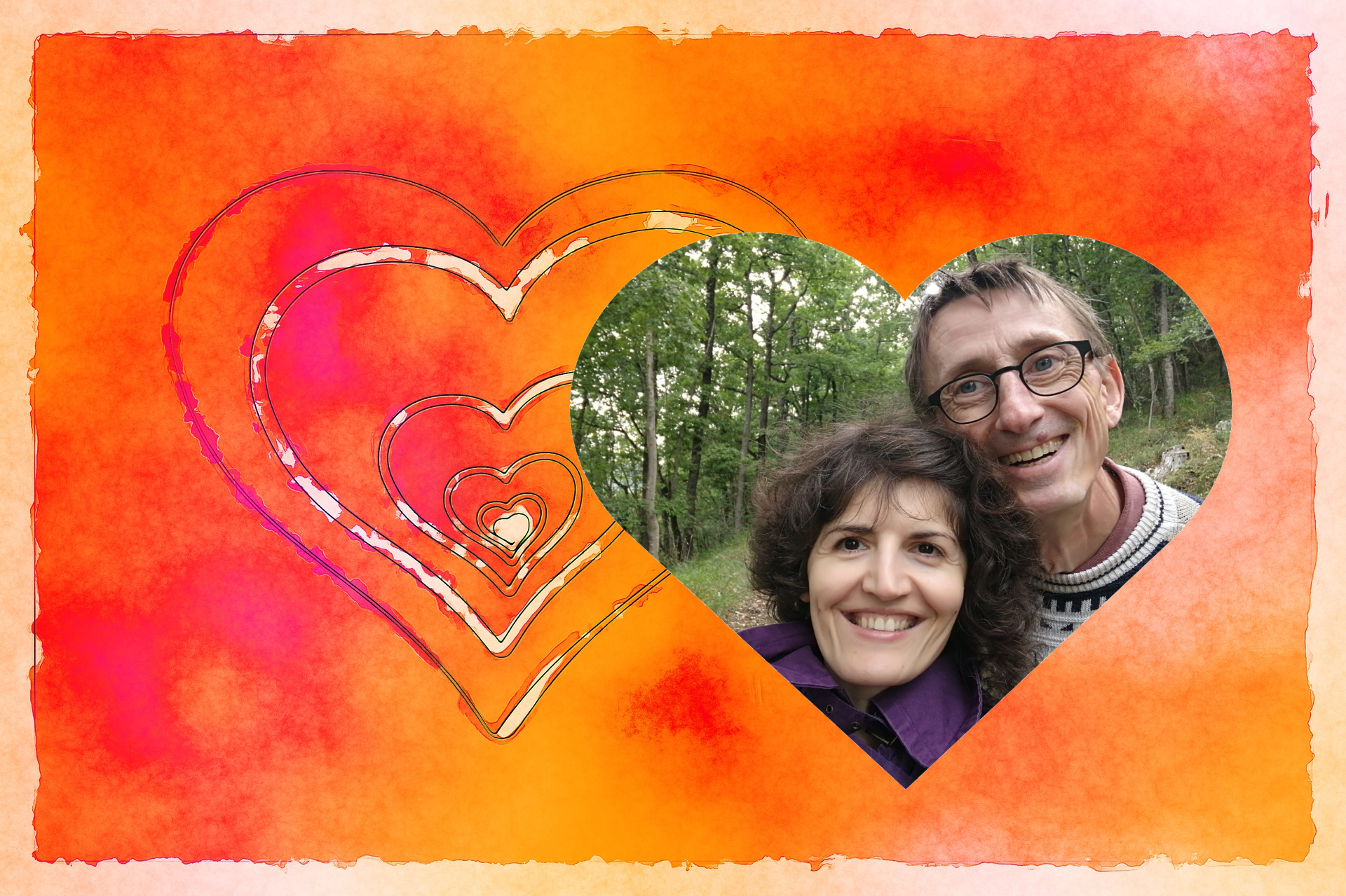 photo couple accueil women holding red heart pillow